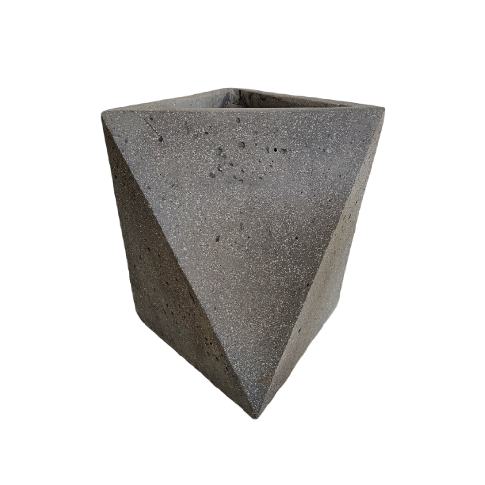 Maceta triangular concreto